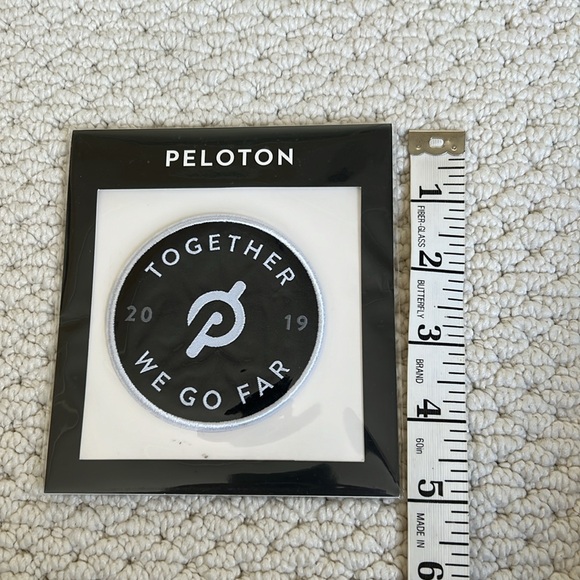 Rare! NIB Peloton 2019 TWGF patches - Picture 3 of 4